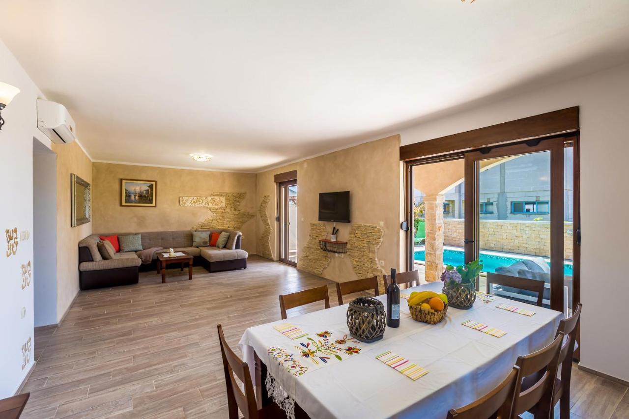 Villa Dijana West Linardici Bagian luar foto