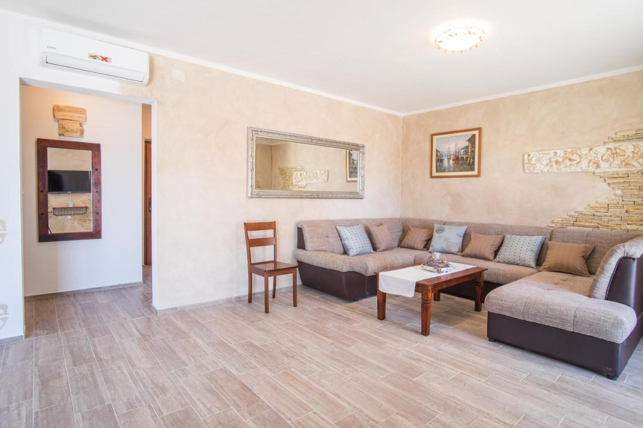 Villa Dijana West Linardici Bagian luar foto